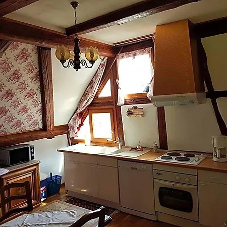 La Maison Jaune